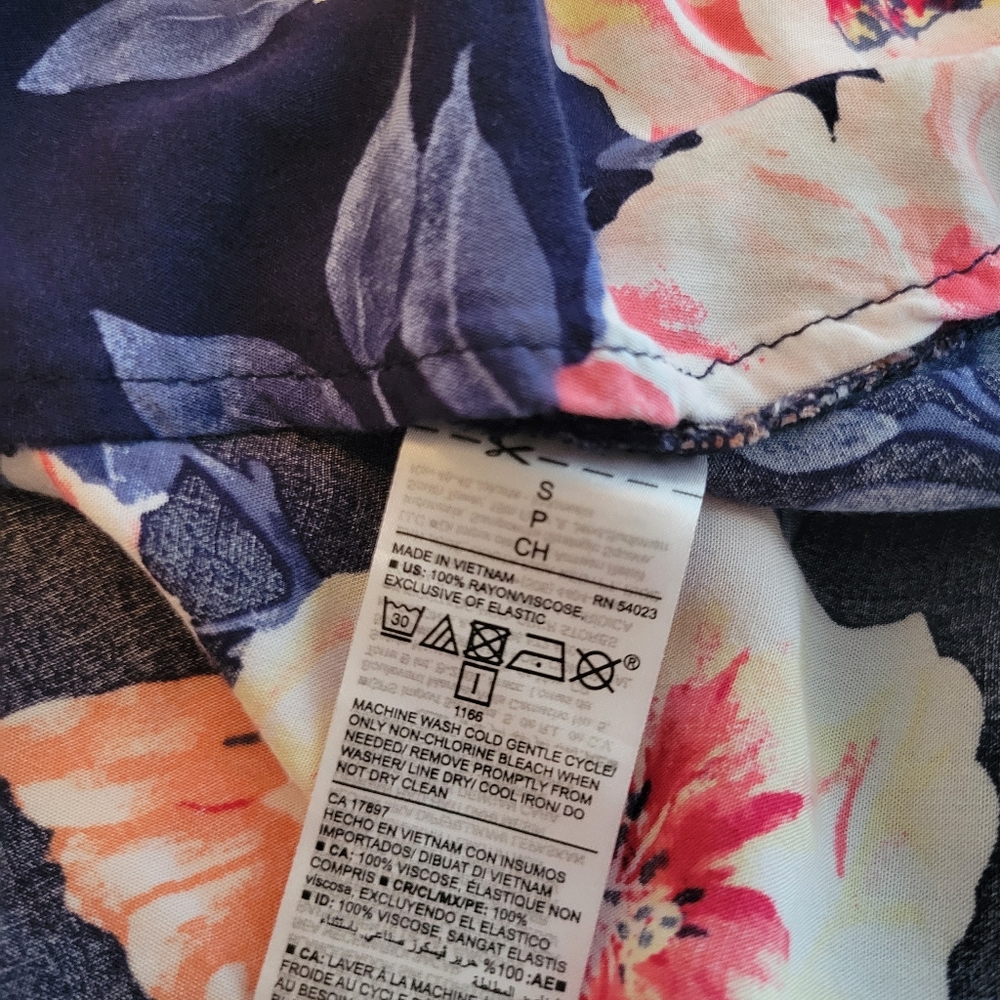 Old Navy Ruffled Midi Wrap Dress - Picture 7 of 11